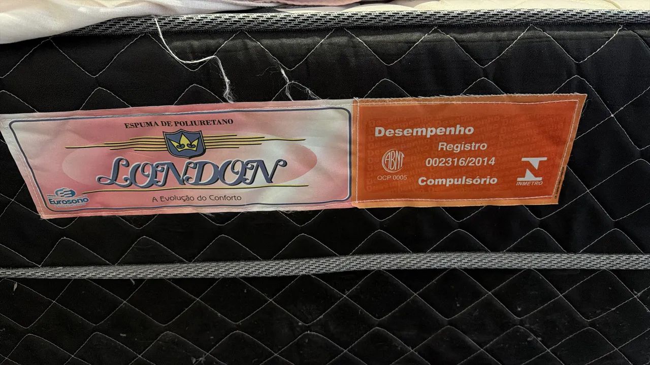 Vendo cama box solteiro 