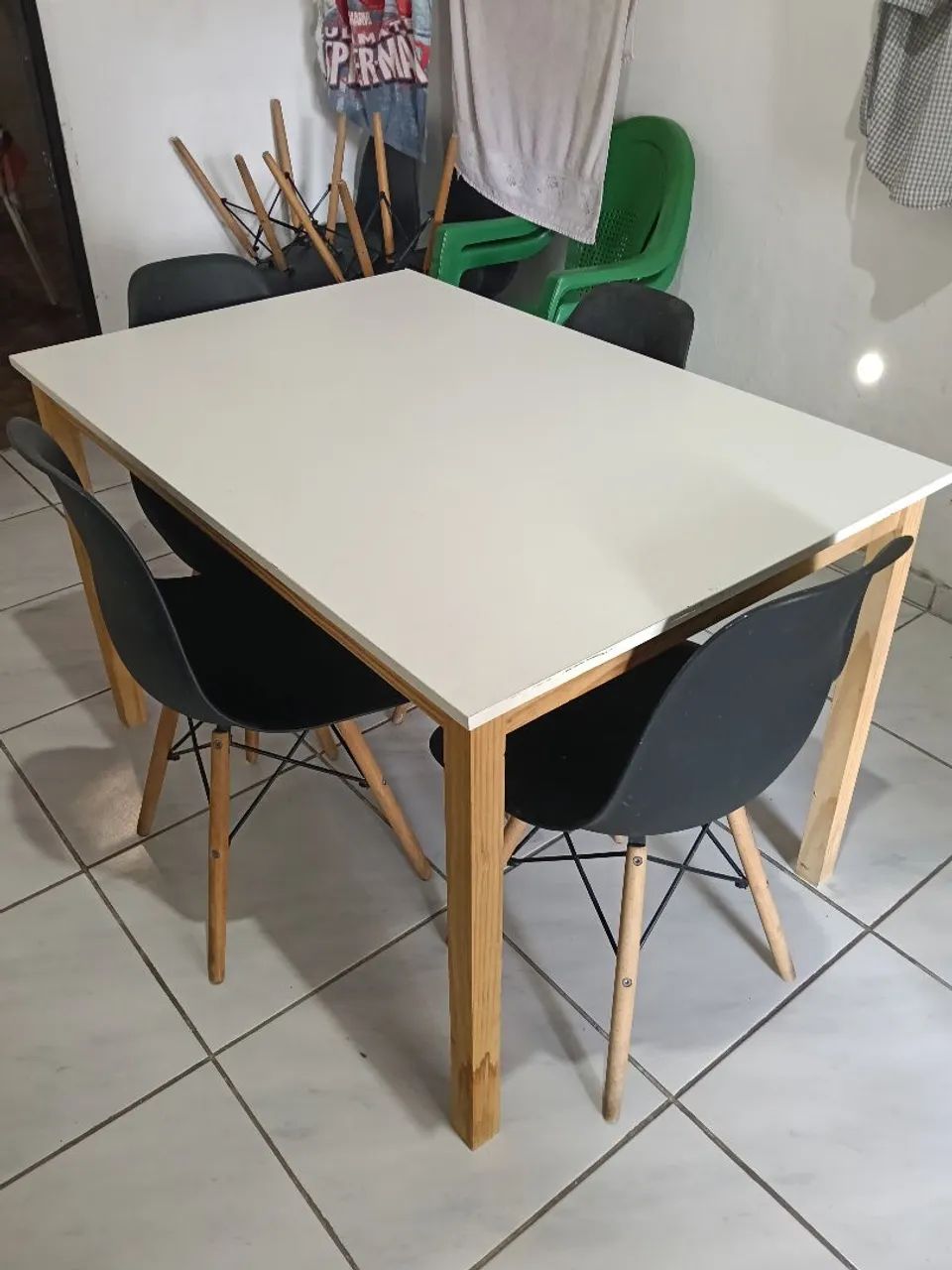 Mesa Fórmica/Pinus 120 x 80 Padrão Semi Nova. - Foto 2
