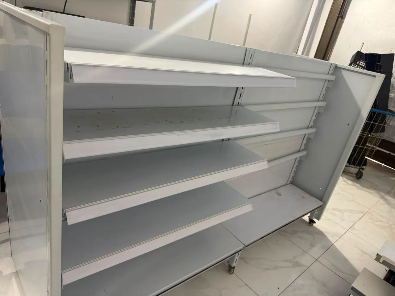 PRATELEIRA DE AÇO 