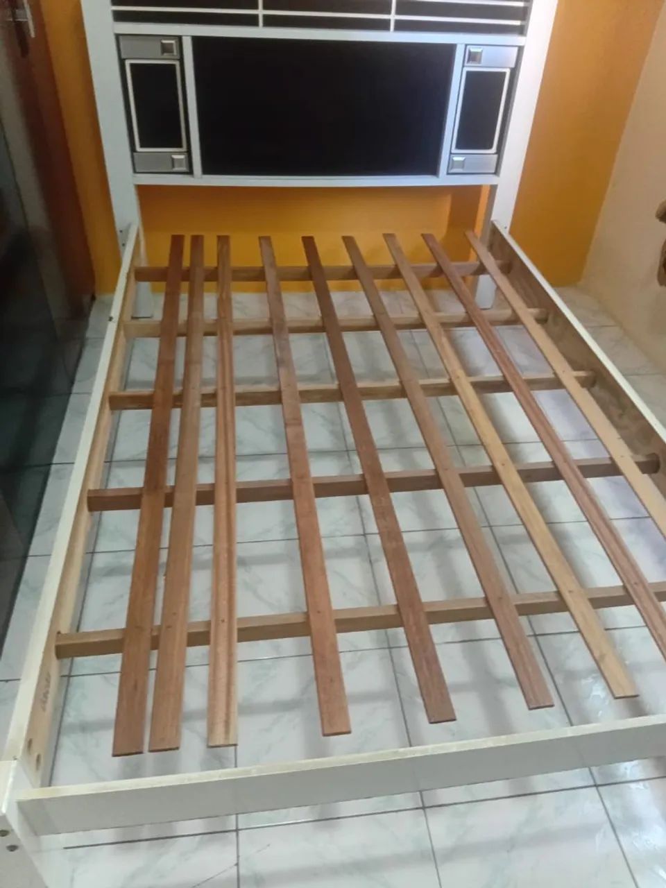 Oportunidade cama de casal com colchão 