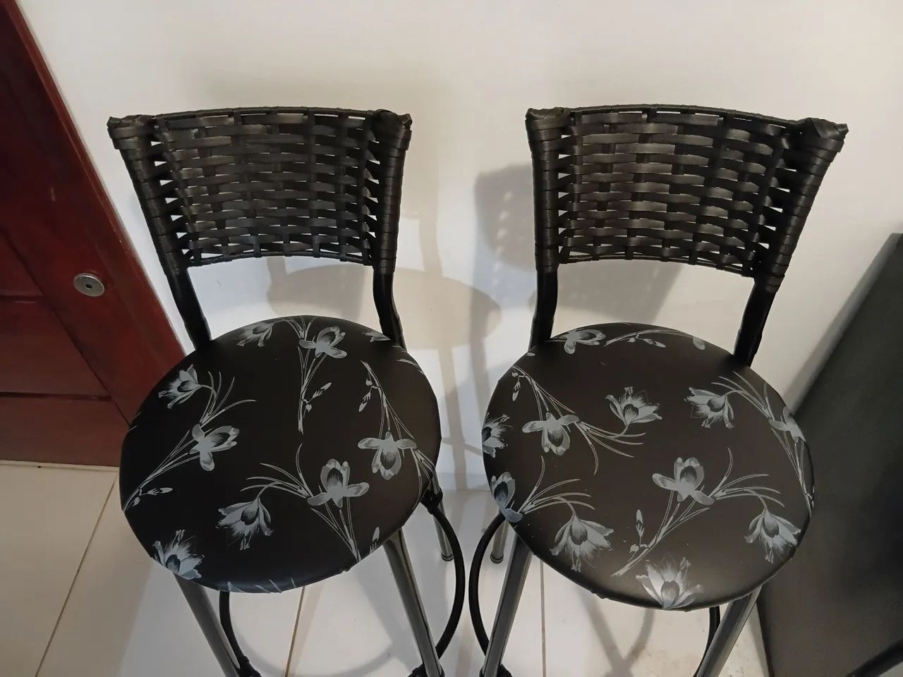 2 banquetas altas com encosto (Novas) - Foto 2