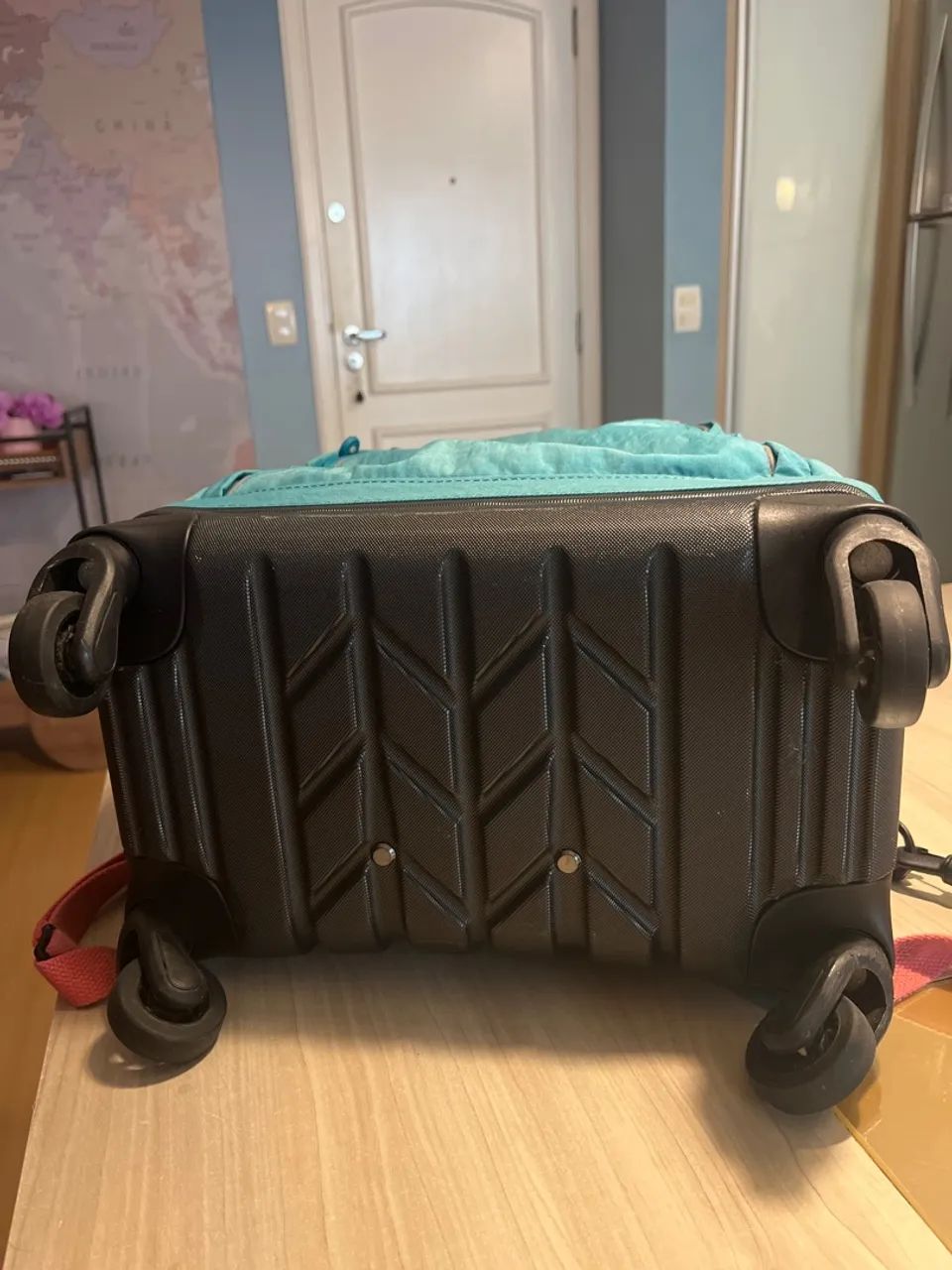 Mochila kipling  Echos 29 litros com rodinhas 360° - Foto 4