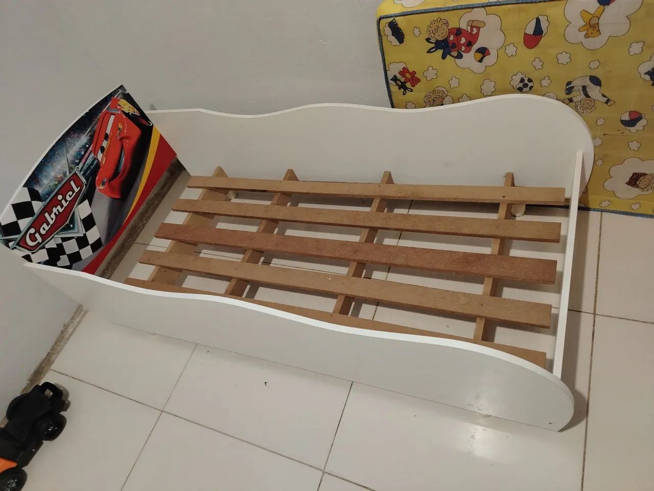 Cama infantil dos carros