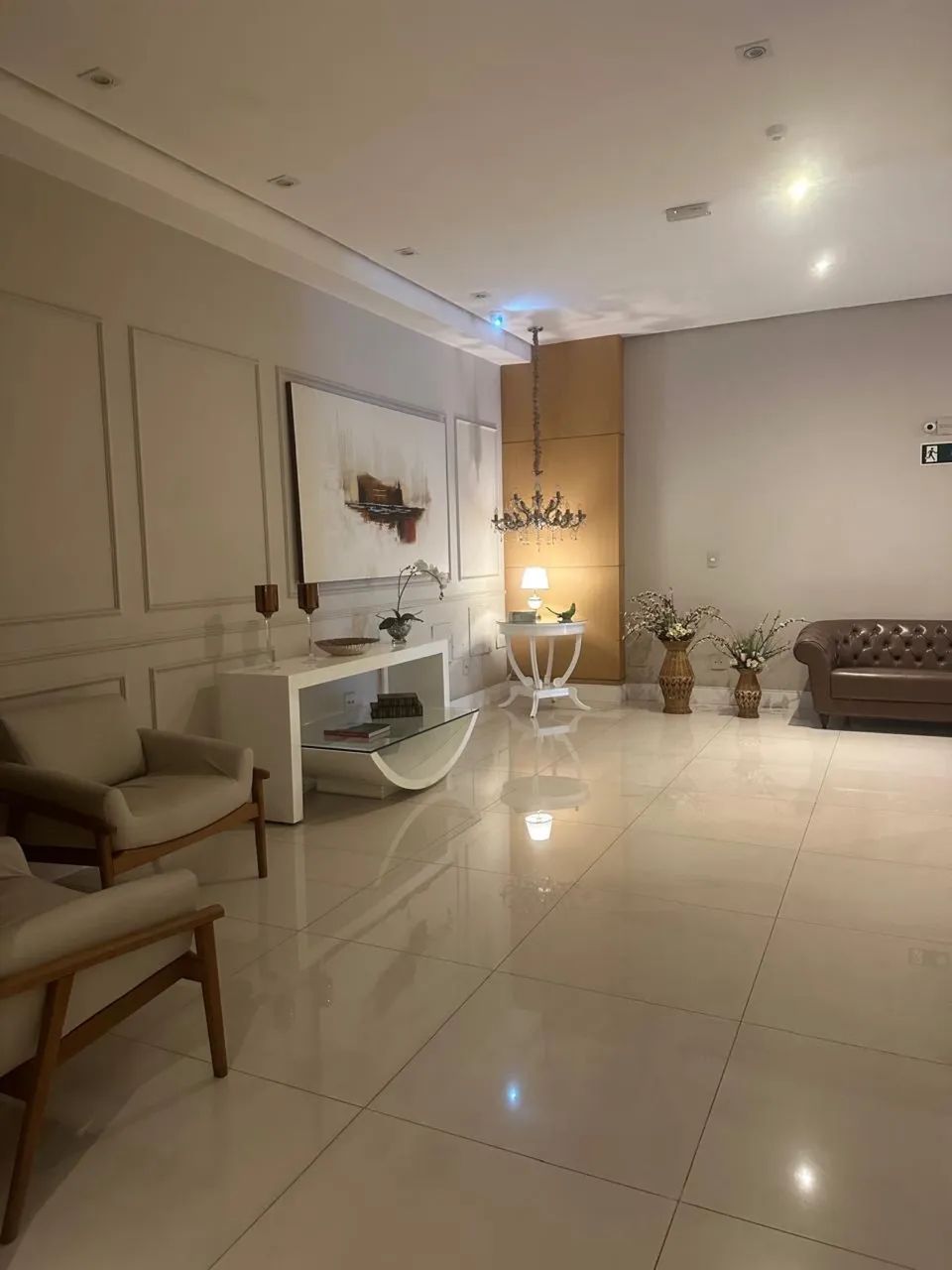 APARTAMENTO MOBILIADO DE 1 QUARTO, SALA COM VARANDA