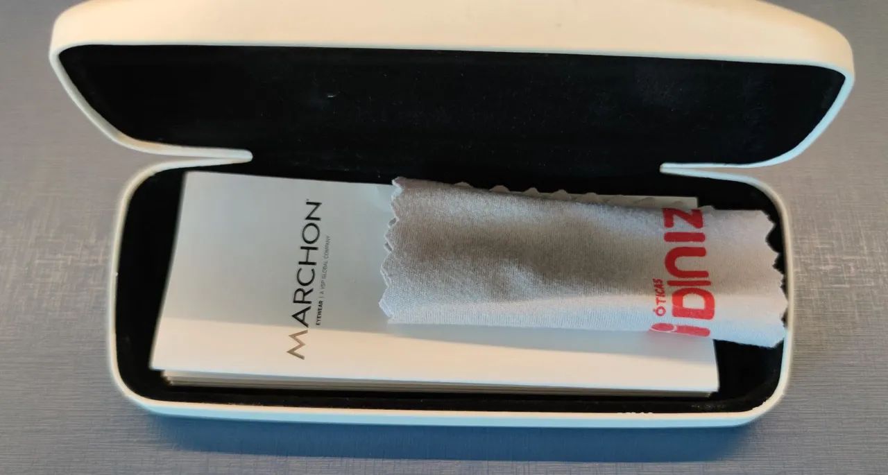 Óculos Calvin Klein feminino usado  - Foto 4