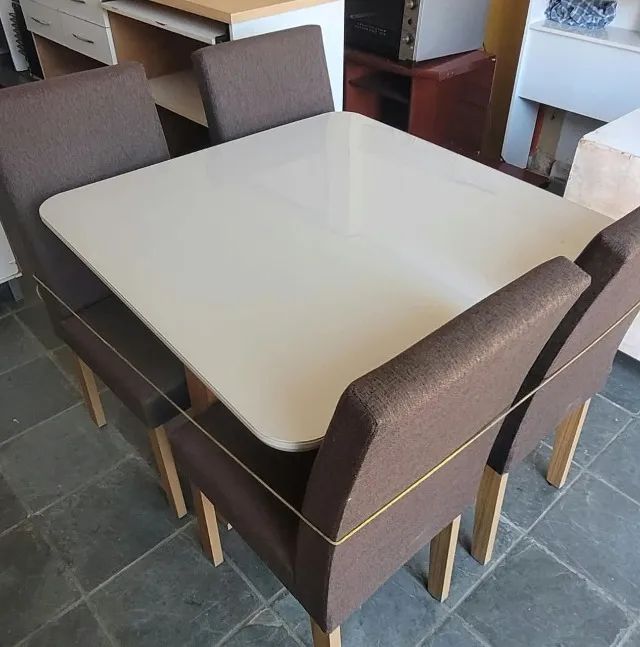Mesa nova com 4 cadeiras - Foto 3