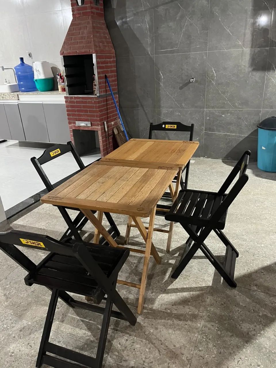 Jogo de mesa - 04 cadeiras 