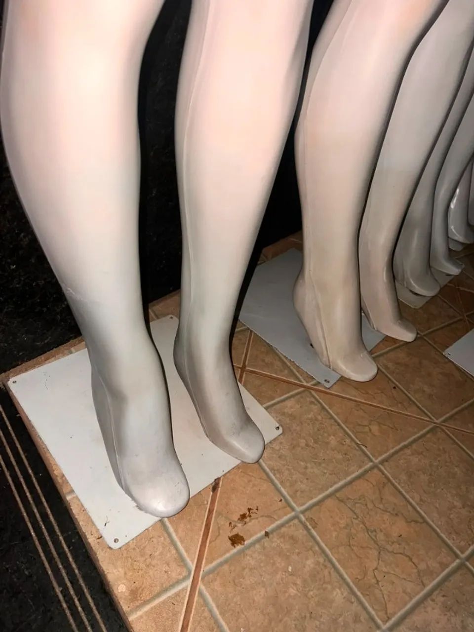 Manequim Feminino Corpo Inteiro Branco Com Base - Para Loja - Foto 2