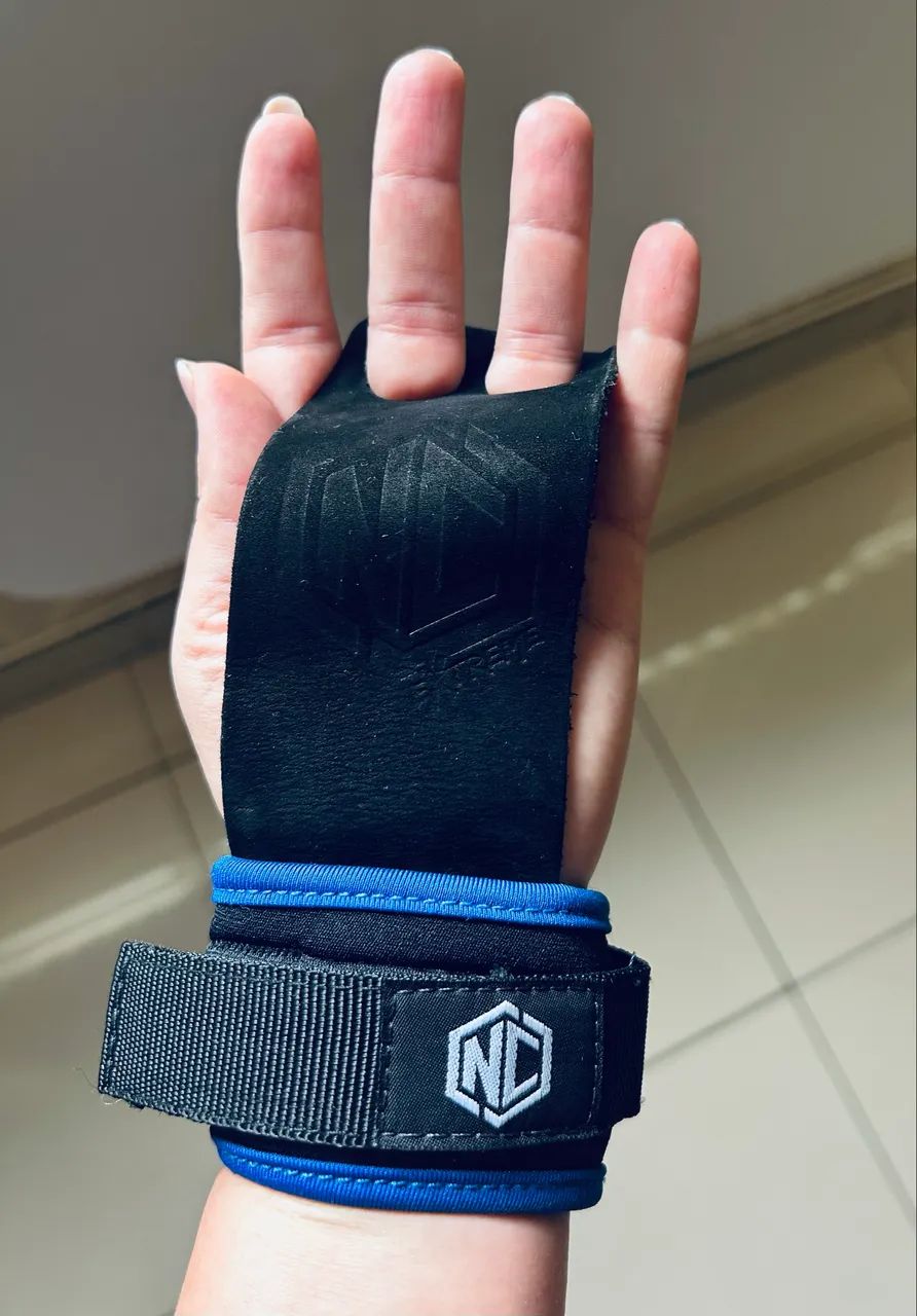 Luvas Grip Cross Pull Up Couro Protetor Palmar 2 Furos  - Foto 3