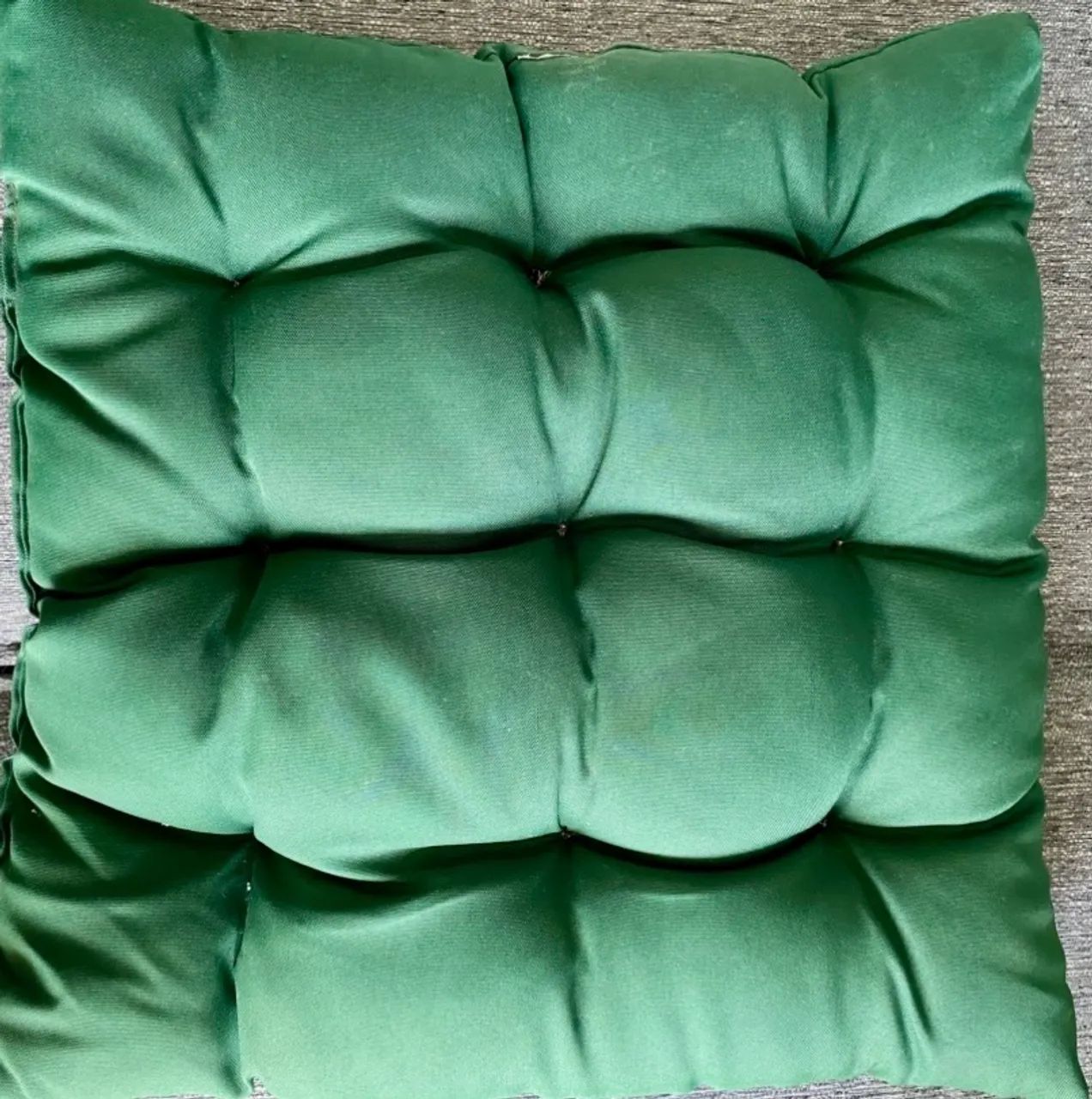 3 almofadas e 2 futons  - Foto 3