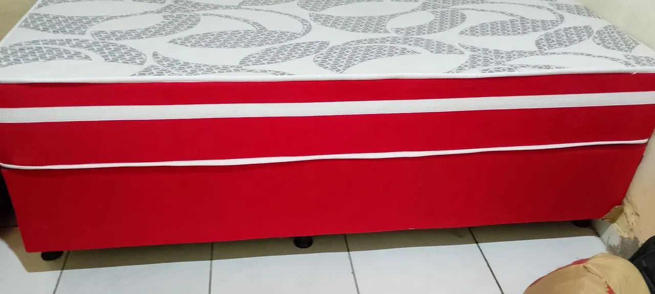 Cama box com colchão excelente estado 