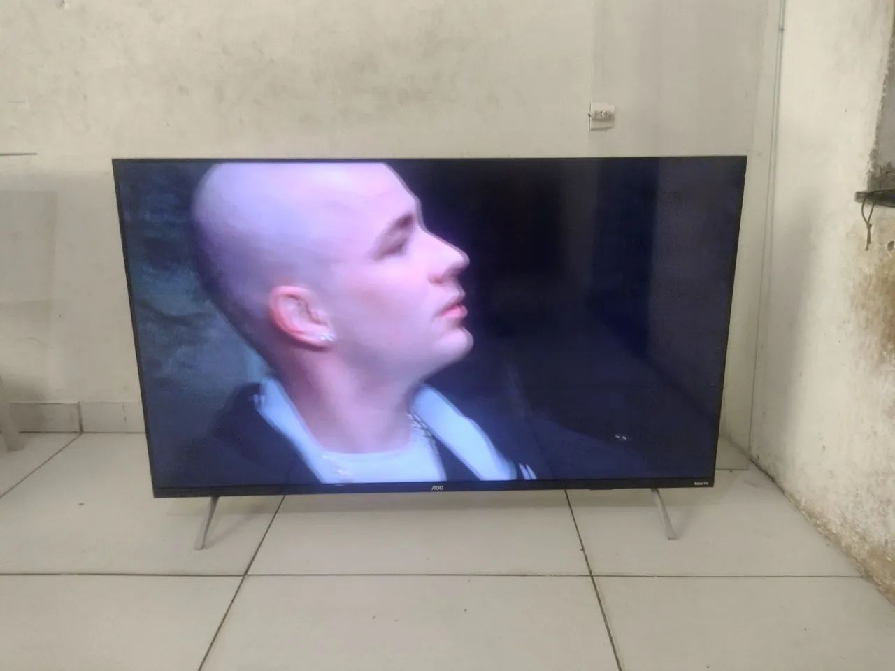 Smart TV AOC 50 polegadas Rocku borda infinita