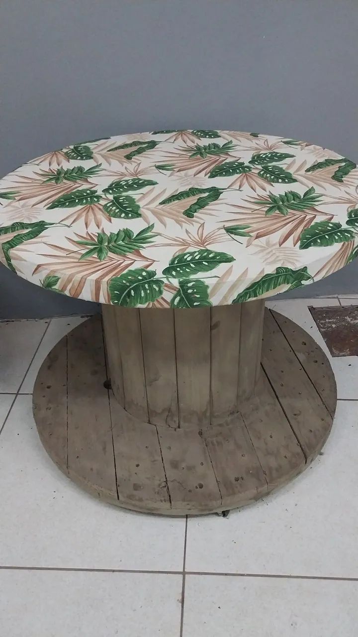 Rustic Table with Casters467355659782082562