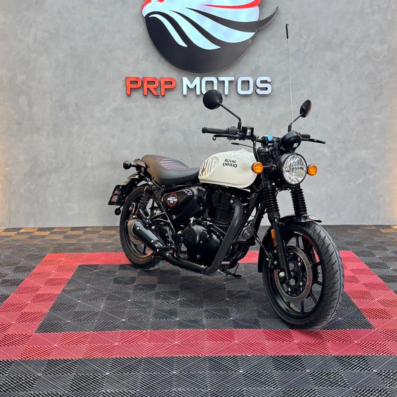 Royal Enfield Hunter 350 Dapper