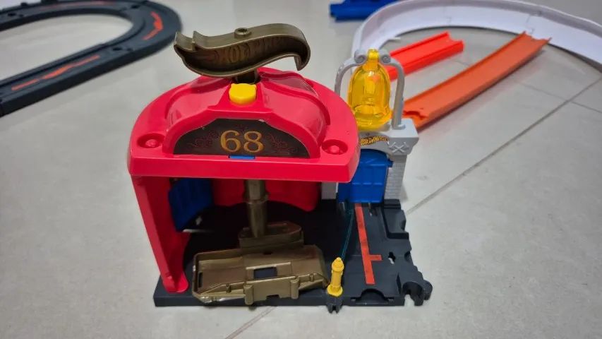  Hot Wheels City Super Quartel dos Bombeiros 