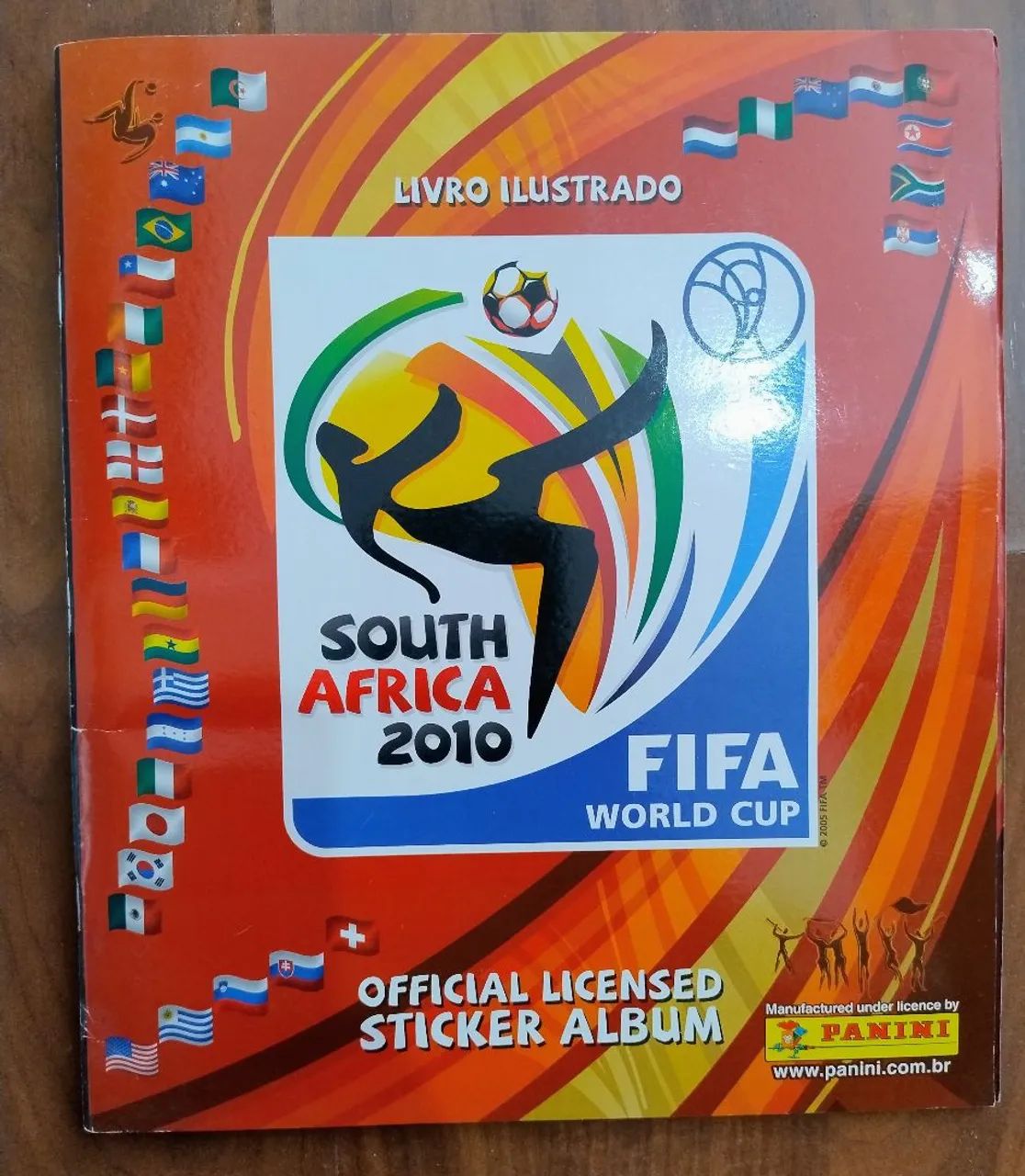 álbum completo da copa do mundo de 2010, raridade. pequena avaria na contra capa.