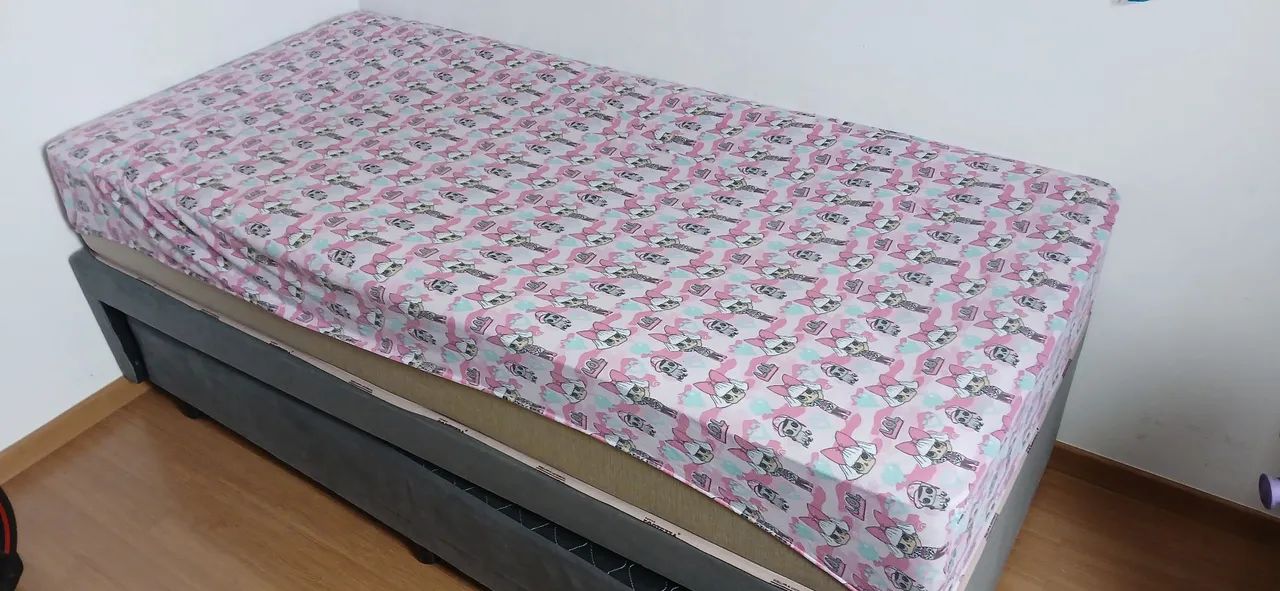 Cama de solteiro com colchão e cama auxiliar 
