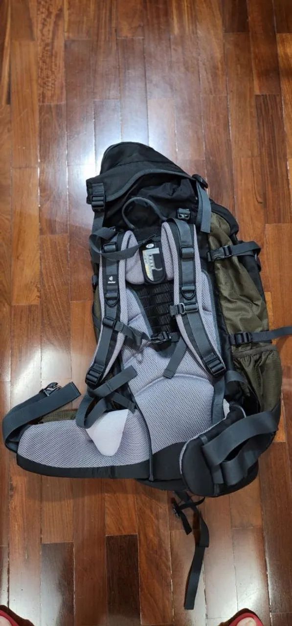 Mochila cargueira trilha deuter quantum 55+10 litros  - Foto 2