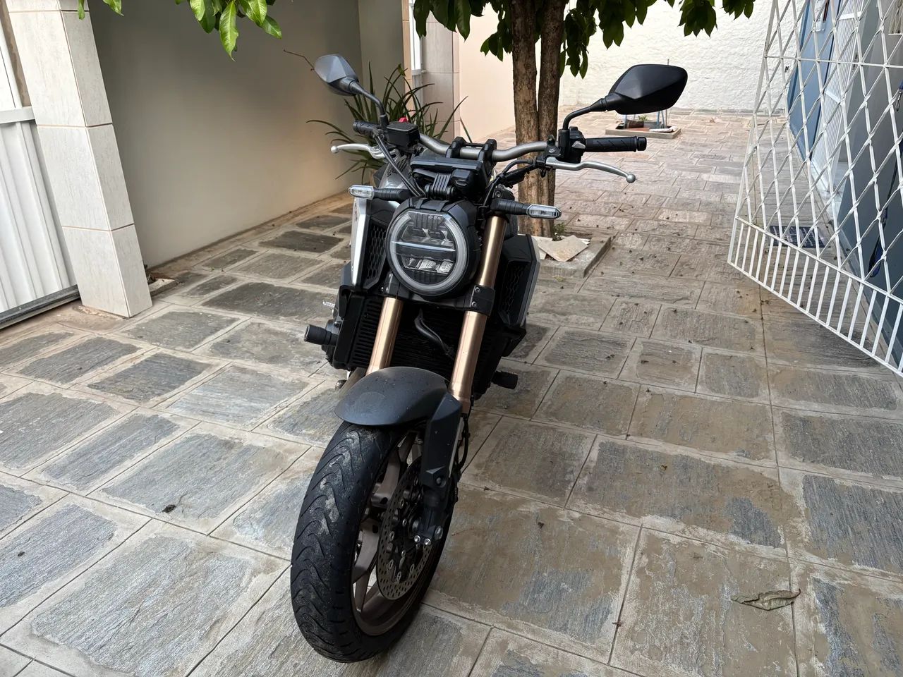 Honda CB650R 2021 - Foto 4