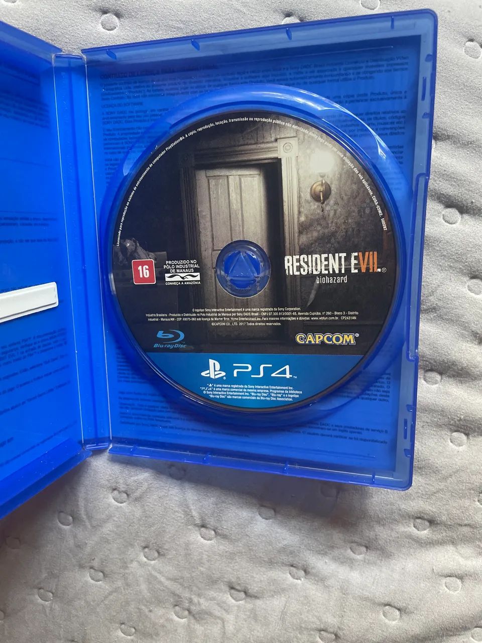 RESIDENT EVIL BIOHAZARD PS4 - Foto 2