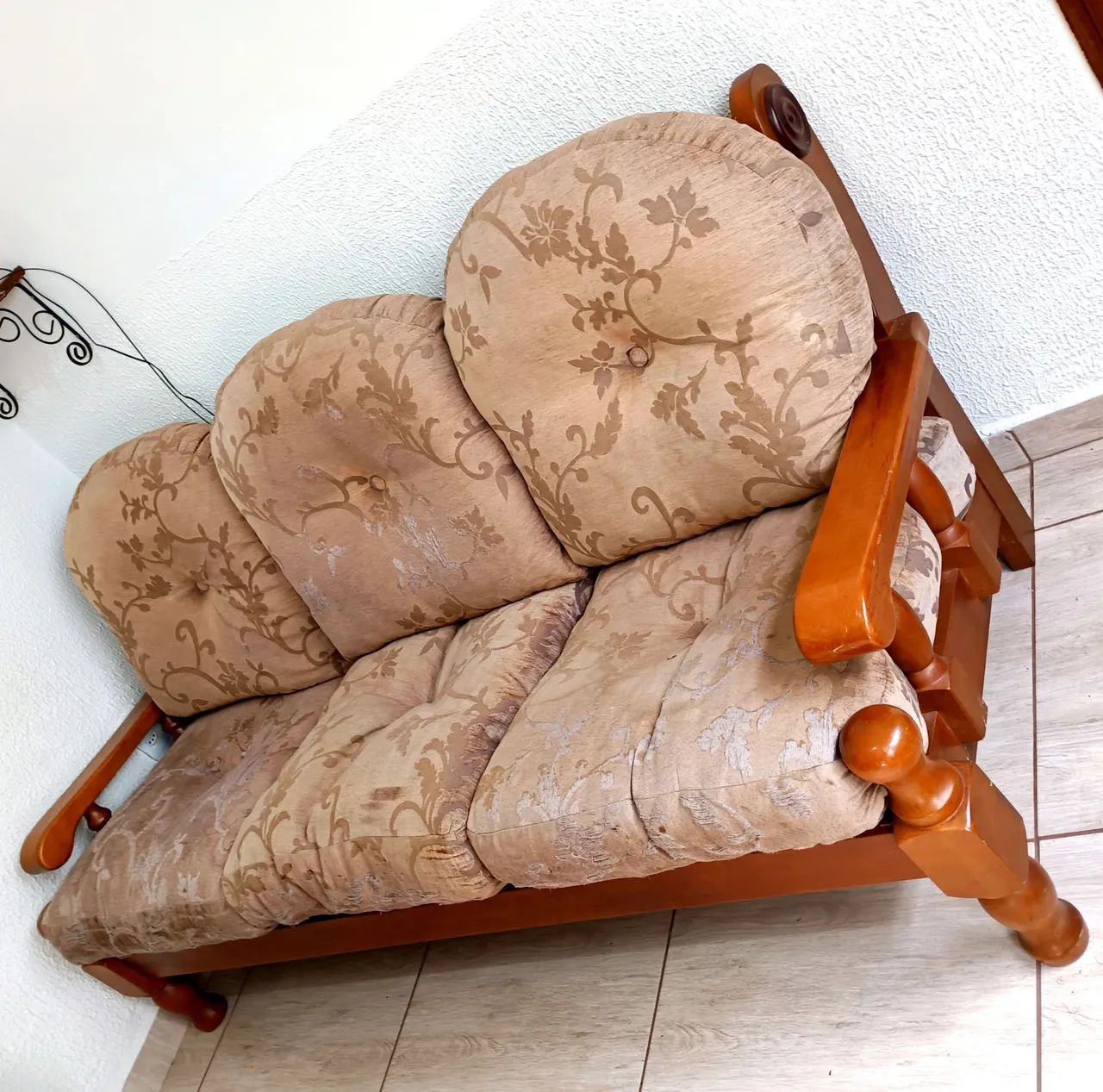 Conjunto de sofás 2 e 3 lugares de madeira maciça 