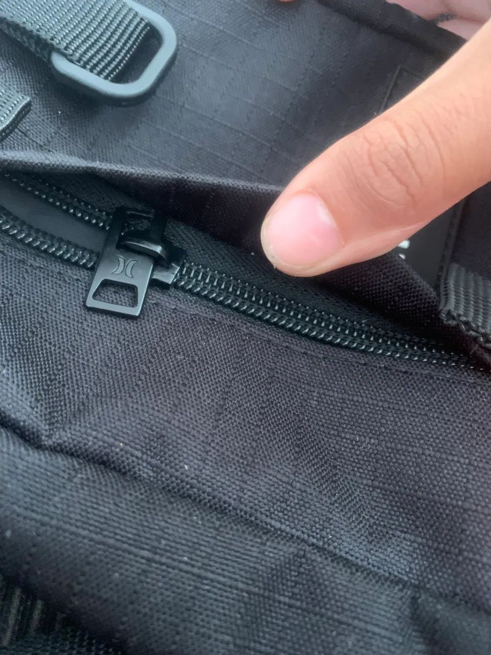 Bag/mini Hurley,preta com faixa laranja - Foto 3