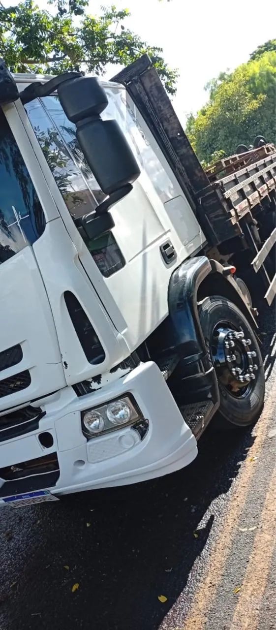 Vendo Iveco 240e22 ano 2013 - Foto 5