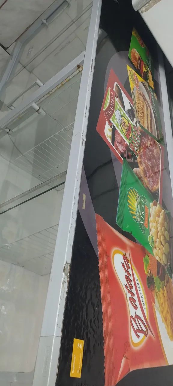 Vendo ilha refrigerada 2 metros em ótimo estado 
