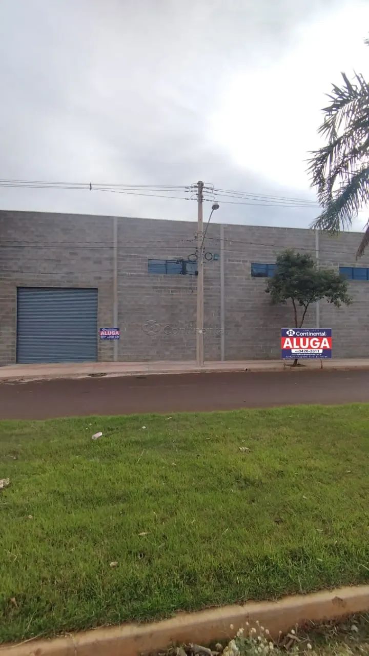 Barracão Comercial para Locação em Dourados - MS.