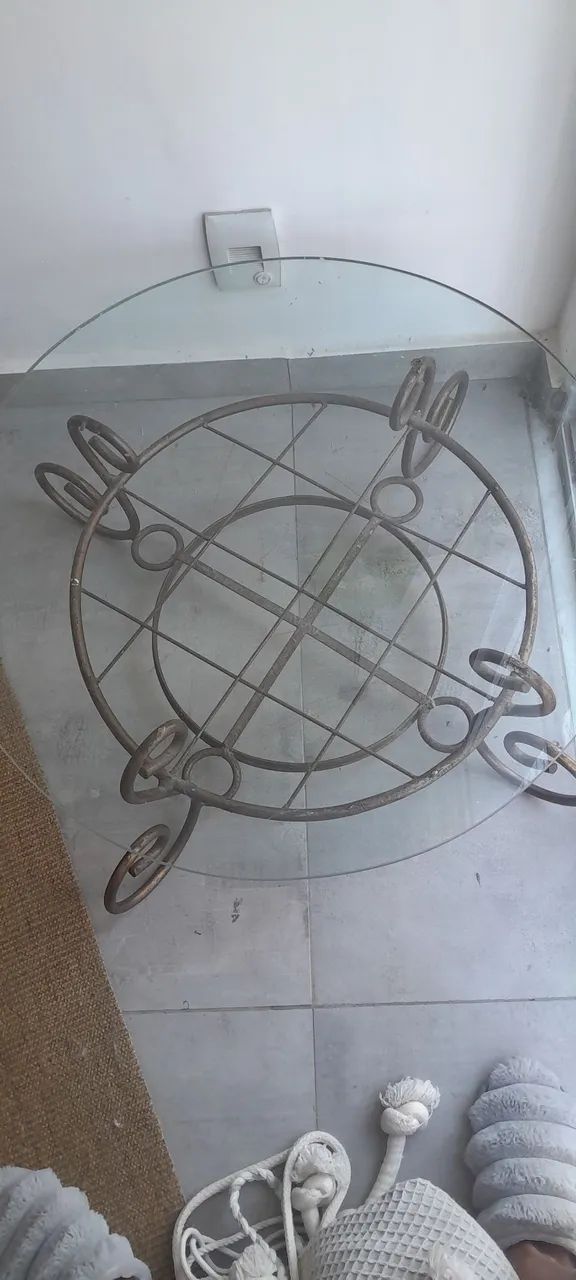 Mesa de Centro em ferro com tampo vidro