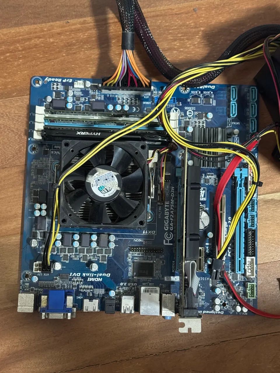 Kit Placa mãe  24 gb memória fonte e hd ssd funcionando  - Foto 3