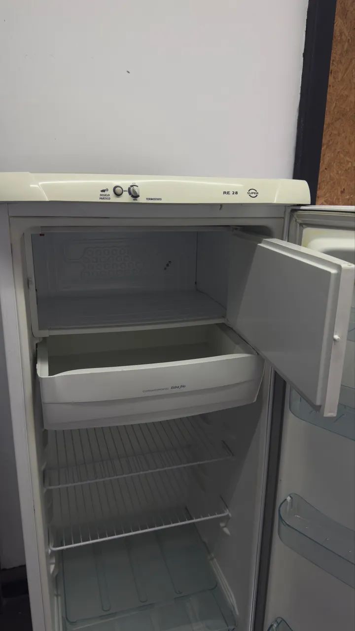 Geladeira Electrolux RE28 - Foto 3