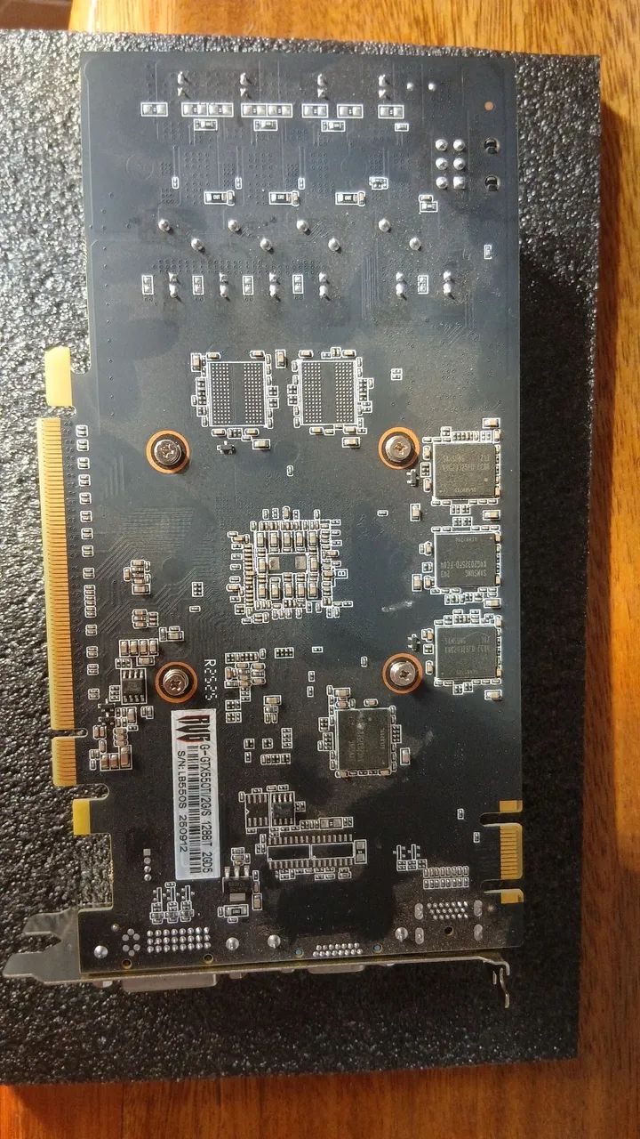 GTX 550 TI 2G - Foto 2