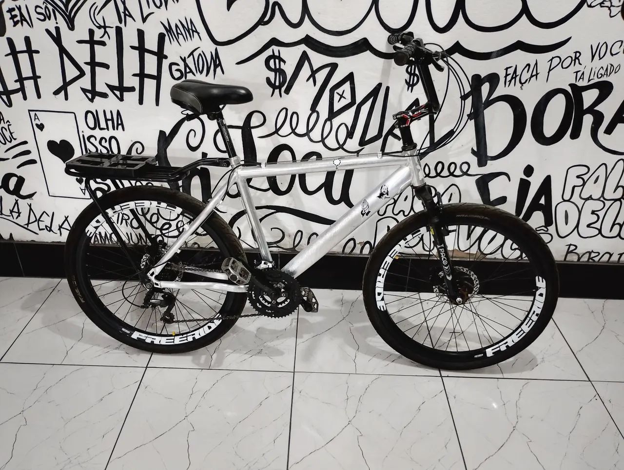 Bicicleta de Alumínio conservada 