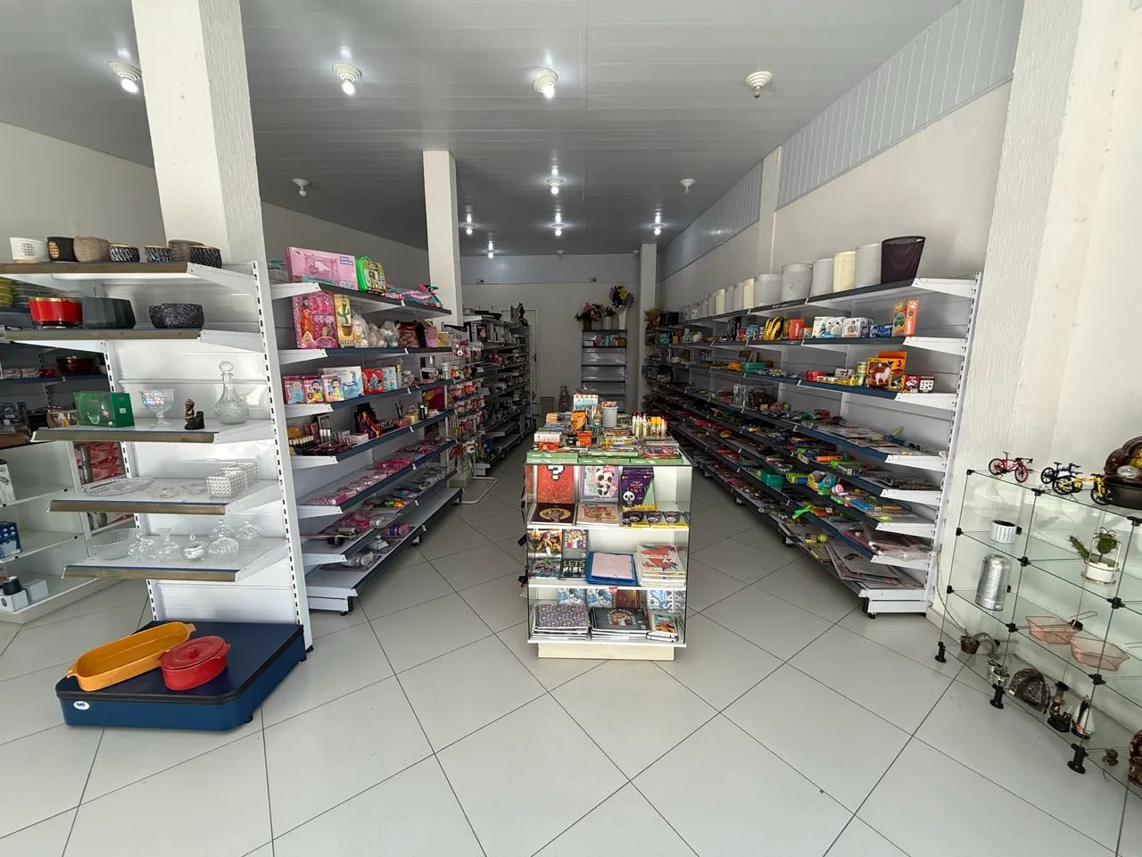 Vendo ESTOQUE COMPLETO E PRATELEIRAS de Loja de Variedades!! - Foto 2