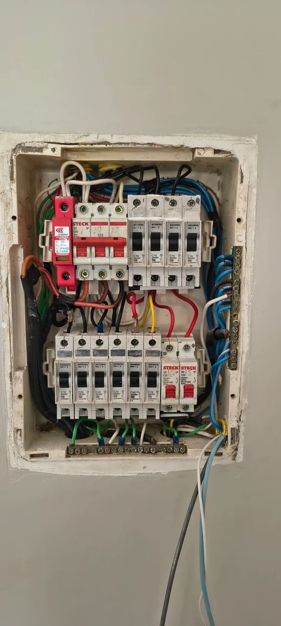 Eletricista Predial 24 horas todo serviço em geral 