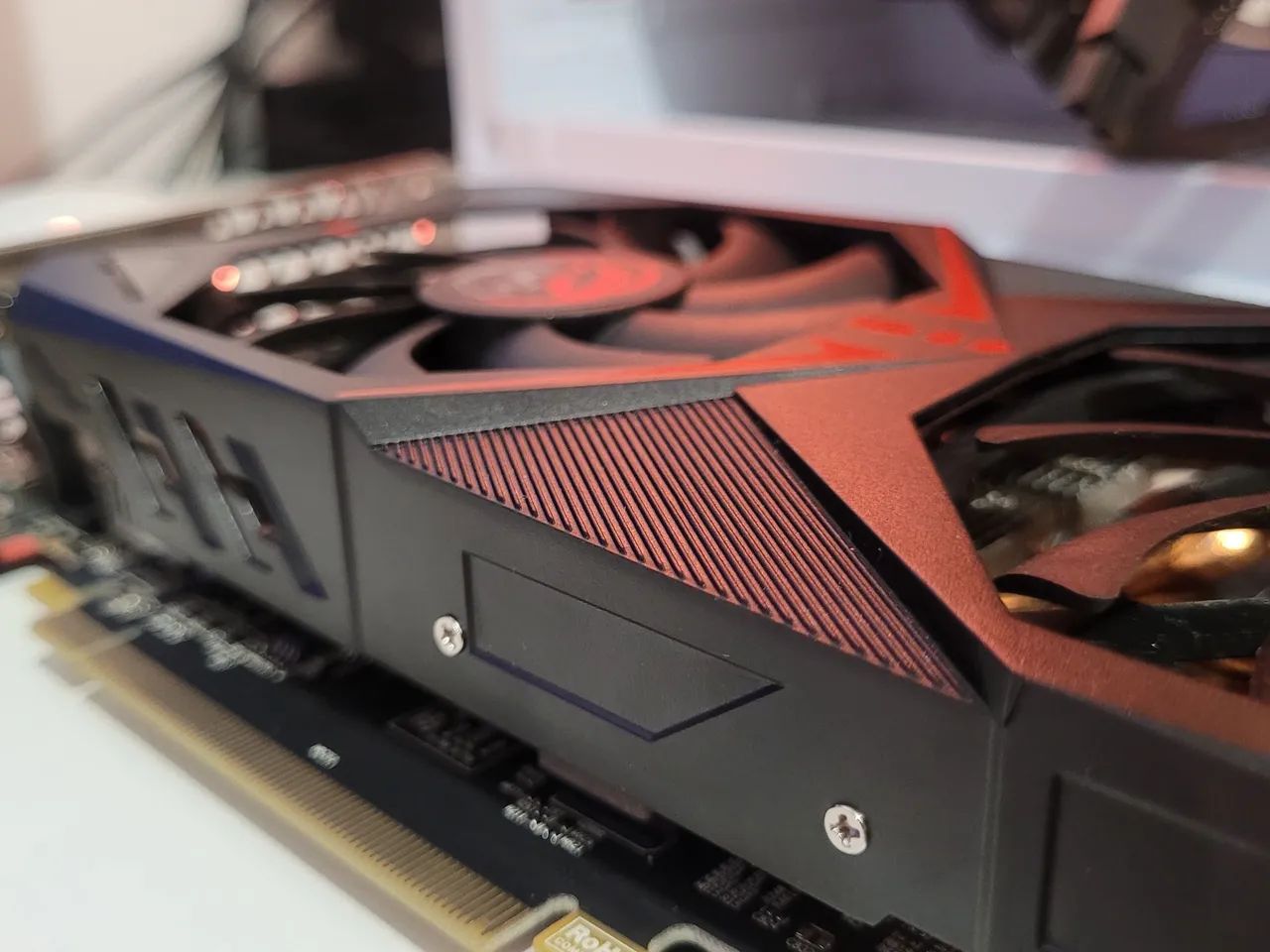 RX 570 4GB - Funcionando perfeitamente | Excelente estado  - Foto 3