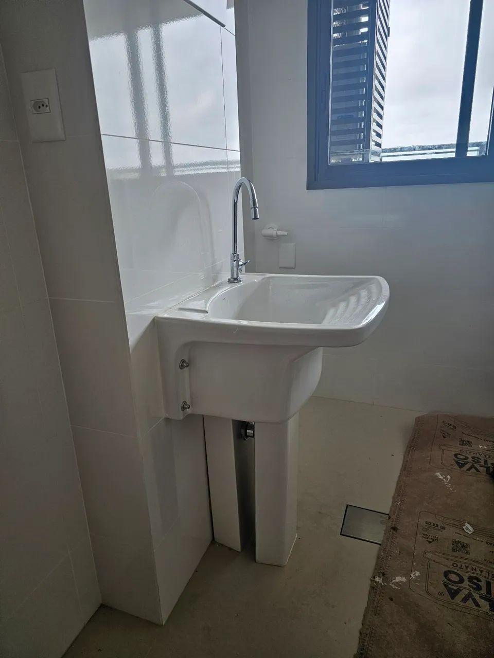Tanque Deca 30L + Coluna (Suporte) Louça + Torneira Docol - Novos - Foto 2