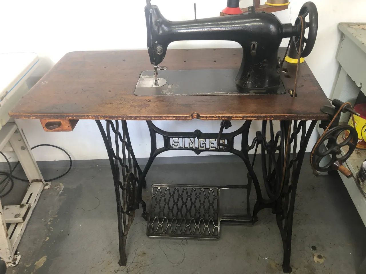 Máquina de costura antiga Singer 