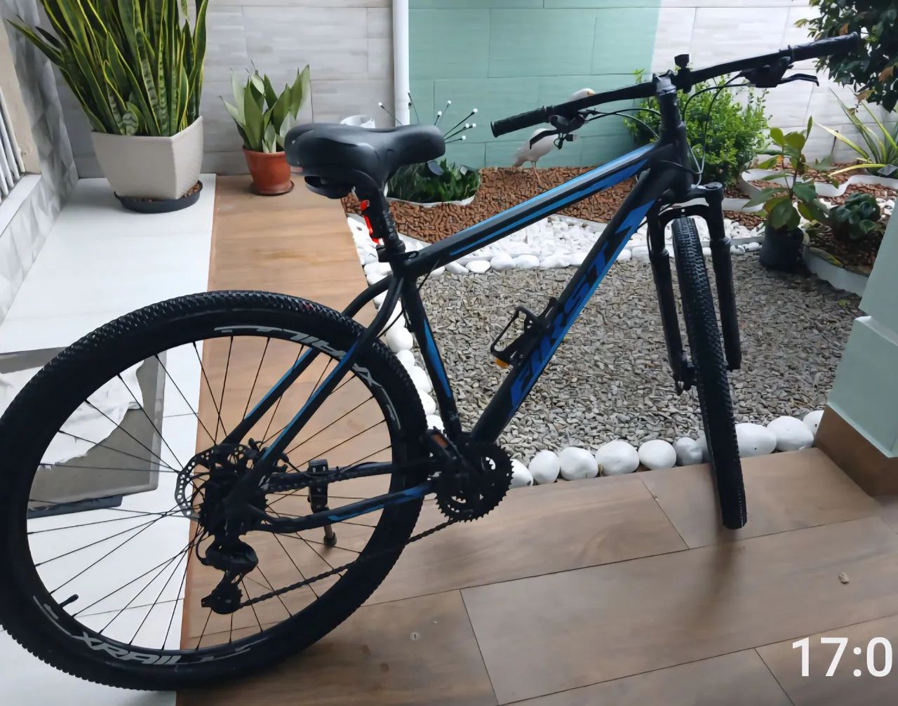 Bicicleta  aro 29, quadro 19 com acessórios  - Foto 3