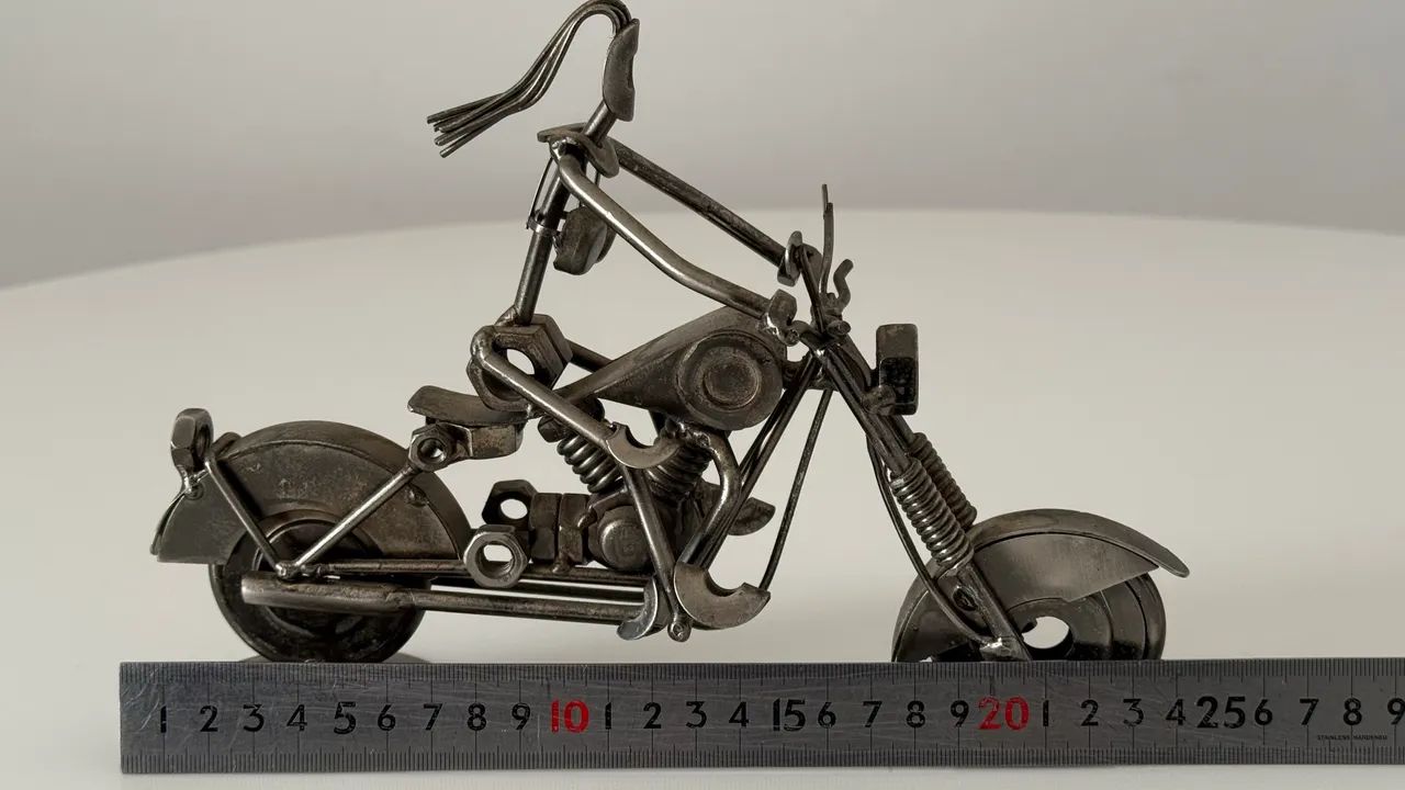 Motocicleta feita de ferro  - Foto 4