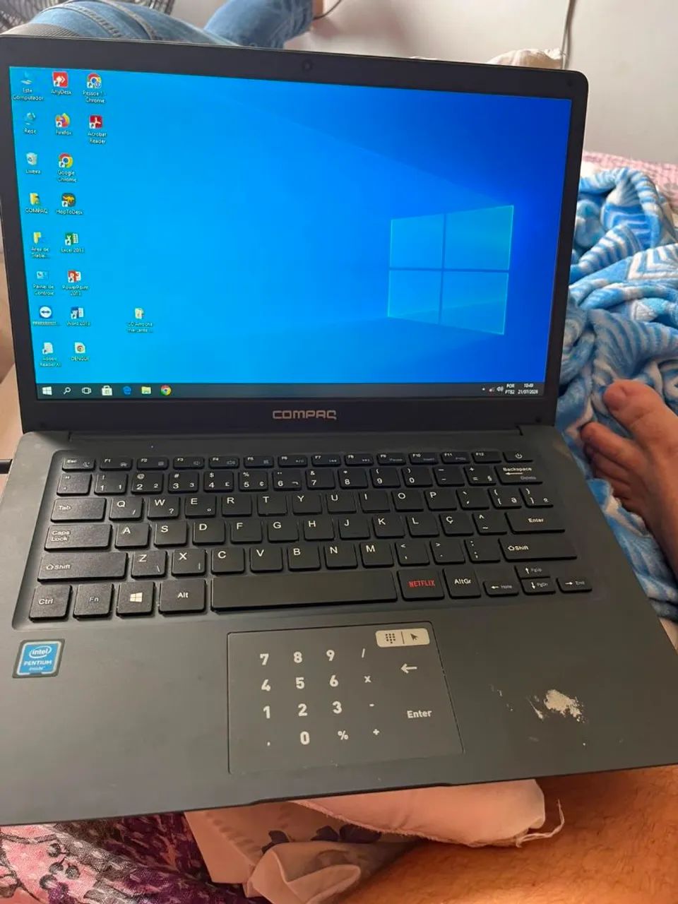 Notebook compatível conservado
