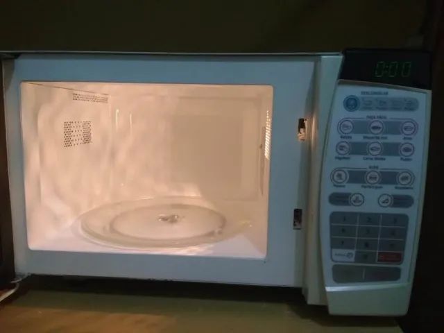 Microondas Electrolux 20L Conservado - Foto 2