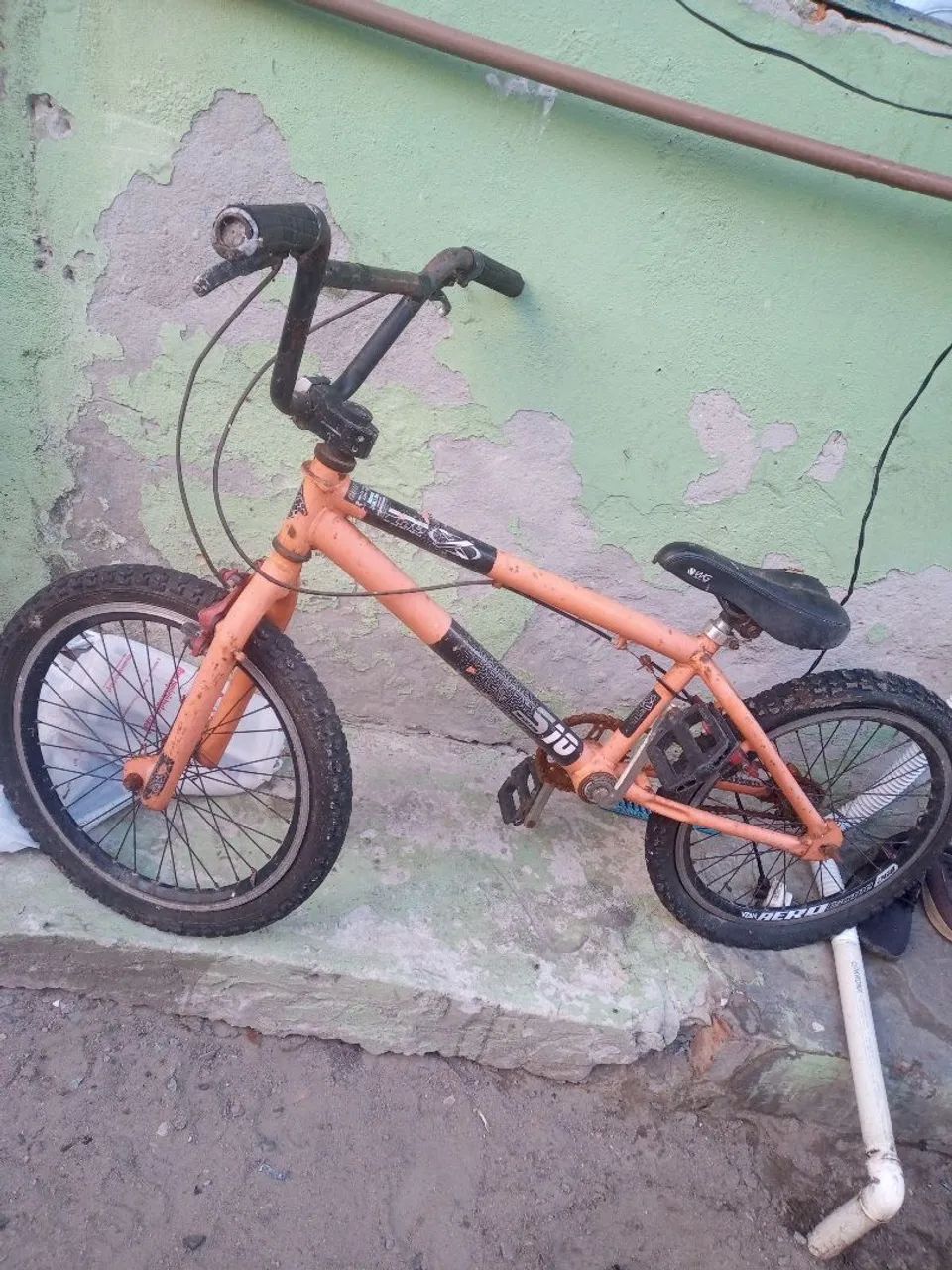 Bicicleta e um stand UP paddle  - Foto 2