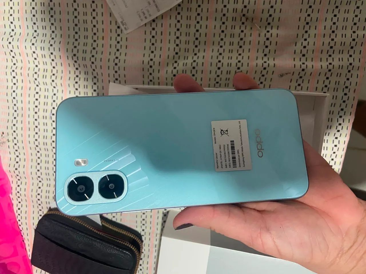 Celular novo na caixa com 4 dias de uso  - Foto 3
