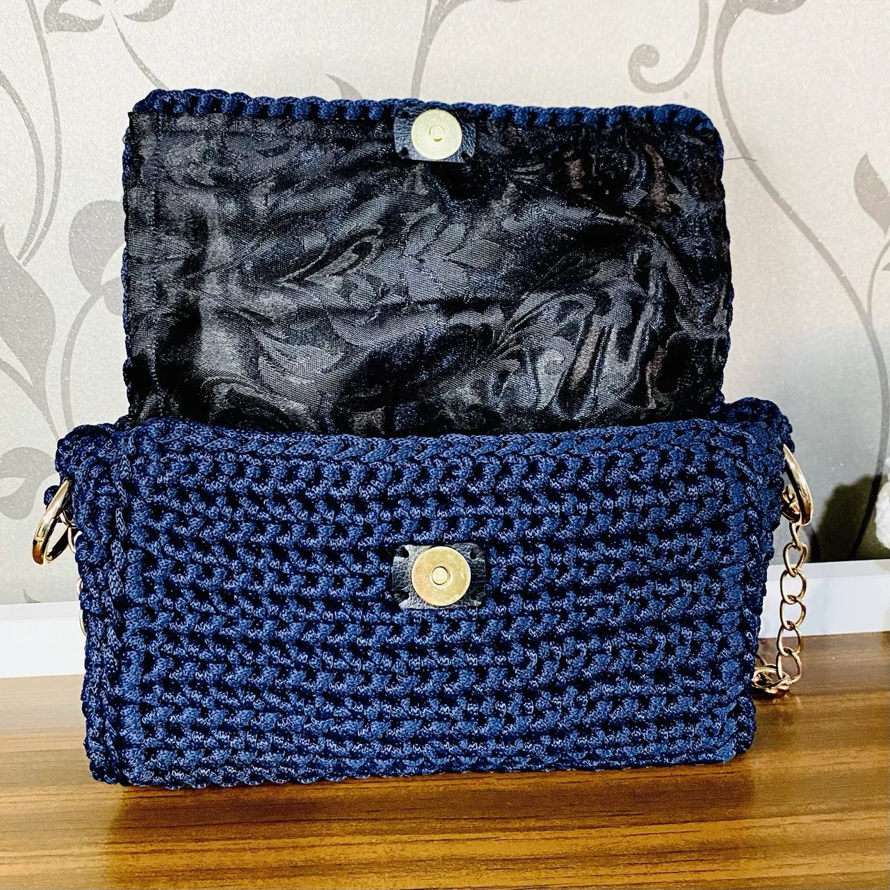 Bolsa de crochê sofisticada simples elegante de mão ou ombro - Foto 5