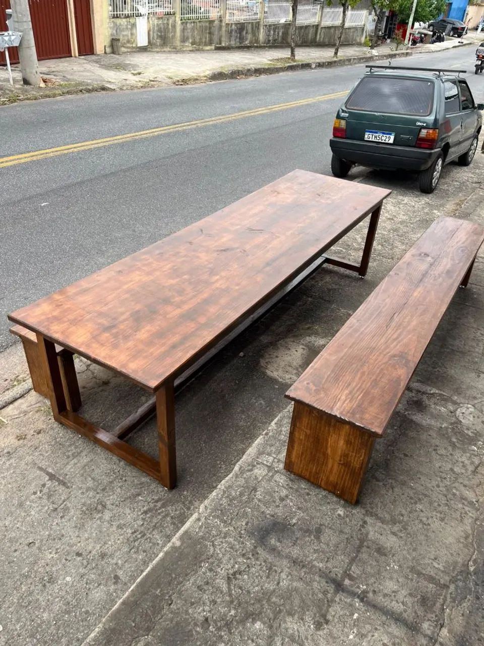Mesa de madeira com bancos rustica