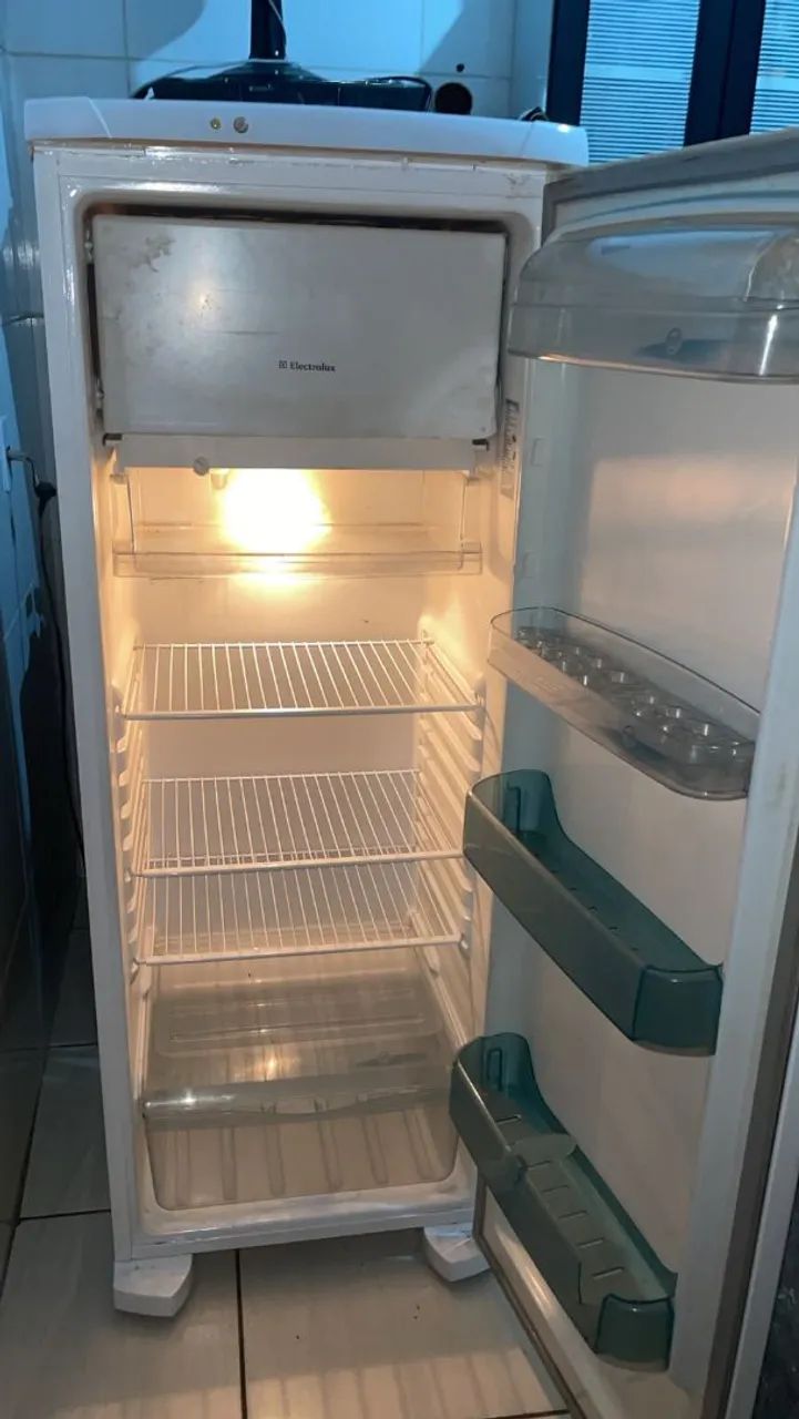 Geladeira electrolux 