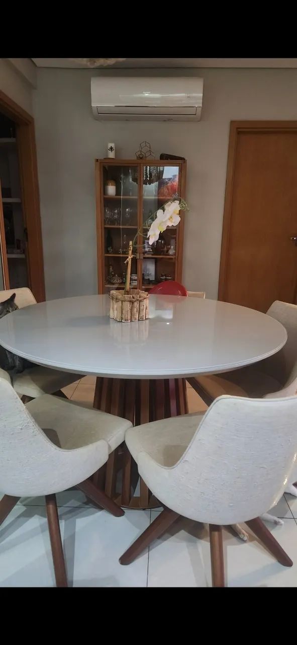 Mesa de jantar redonda