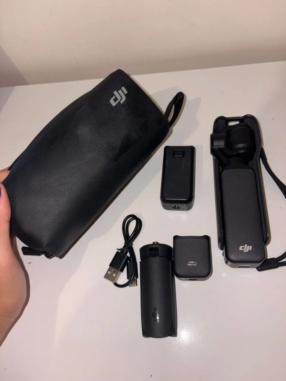 Combo creator DJI com osmo pocket 3, microfone, tripé, cartão 128gb
